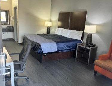 Standard King Room