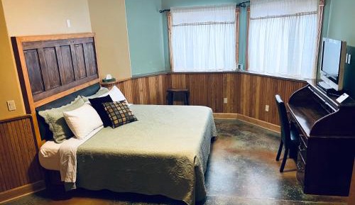 Deluxe Double Room with Shower
