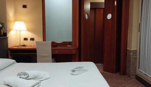 Junior Suite with Hot Tub and Terrace - Non-Smoking