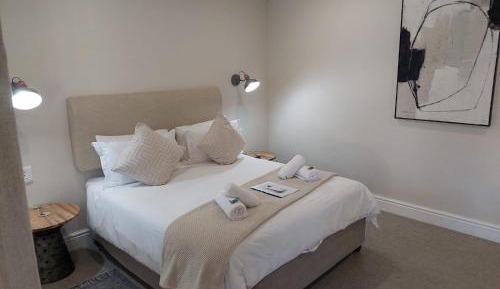 Standard Queen Room