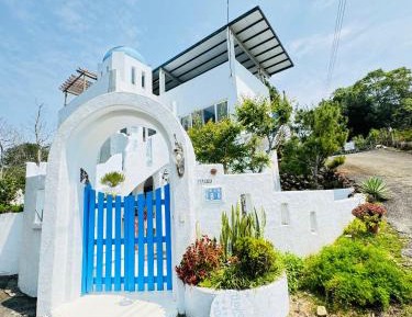 Three-Bedroom Townhouse