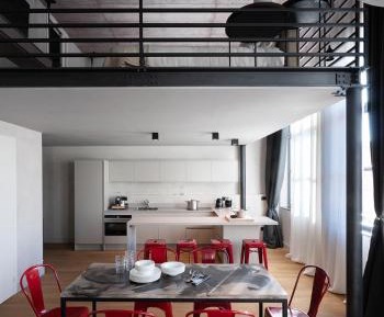 Apartment with Mountain View