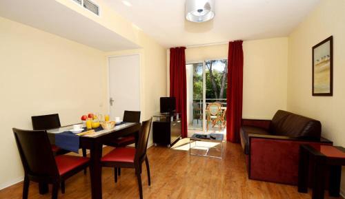 One Bedroom Apartment (4 Adults)