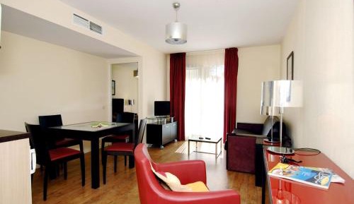 Superior One Bedroom Apartment (4 Adults)