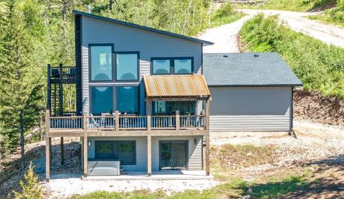 Four-Bedroom Holiday Home
