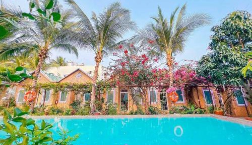 Bungalow with Garden View