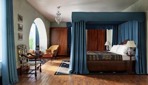 Deluxe King Suite