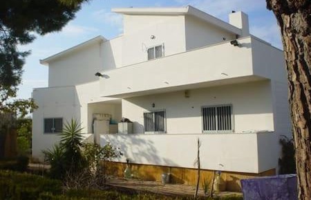 Villa with Garden View