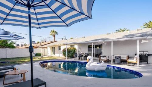 Three-Bedroom Holiday Home 