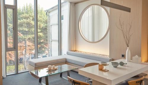 Family City Suite-Randomly Selected