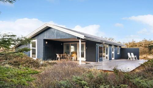 Three-Bedroom Holiday Home 
