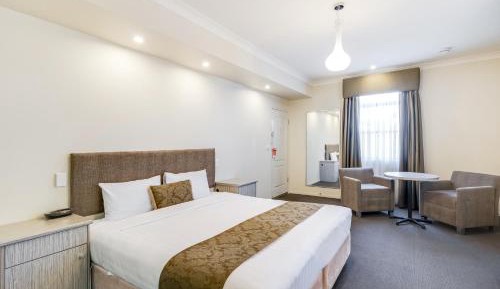Deluxe King Room