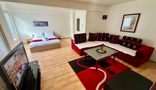 Three-Bedroom Deluxe Apartment