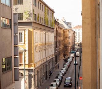  Superior One-Bedroom Apartment with Air-conditioning  