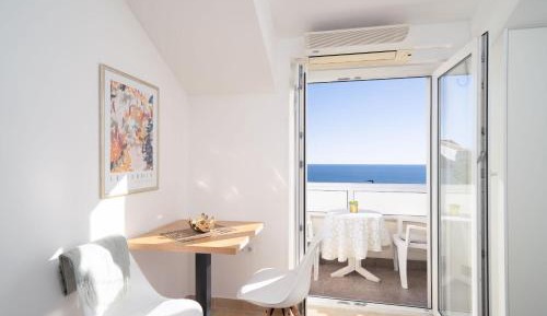Studio Apartment with Sea View