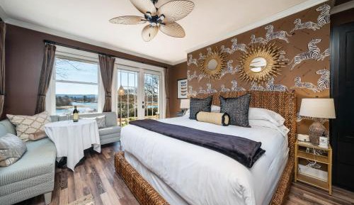 Deluxe King Room