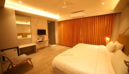 Deluxe Double or Twin Room