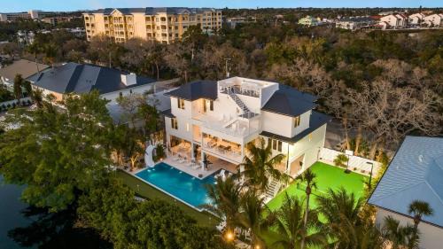 Seven-Bedroom House