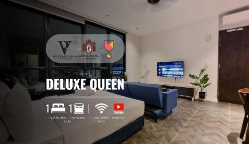 Deluxe Queen Suite