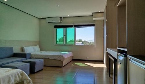 Deluxe Family Suite