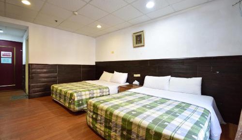 Quadruple Room with Private Bathroom