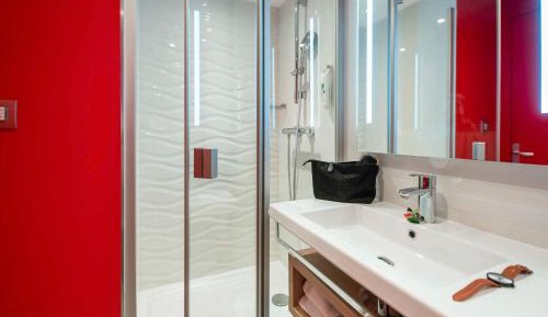Standard Twin Room - Breakfast Included