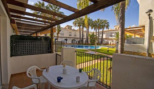 Bungalow with Garden View
