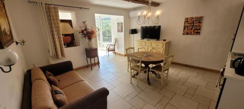 Suite with Garden View
