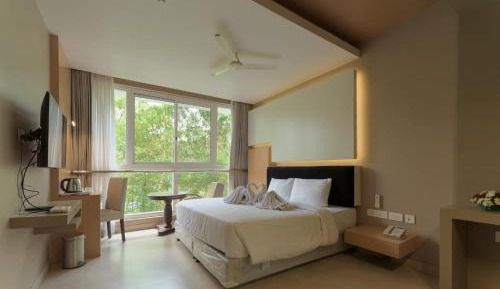 Standard Queen Room