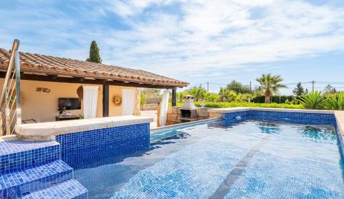 Villa with Garden View