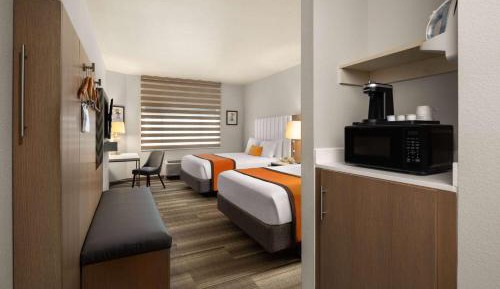 Queen Room with Two Queen Beds - Non-Smoking