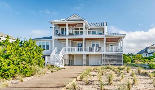 Five-Bedroom Holiday Home