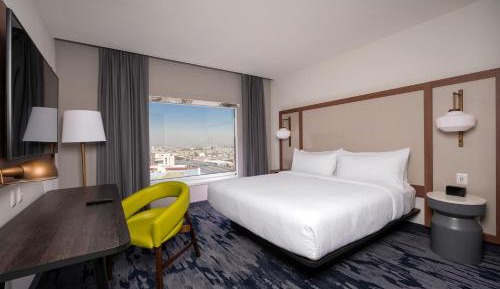Deluxe King Room with Non-Private Sofa Bed