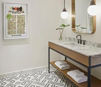 Premium King Room with Roll In Shower - Mobility Accessible