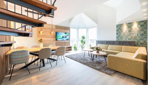 Penthouse Apartment (Up to 10 People)