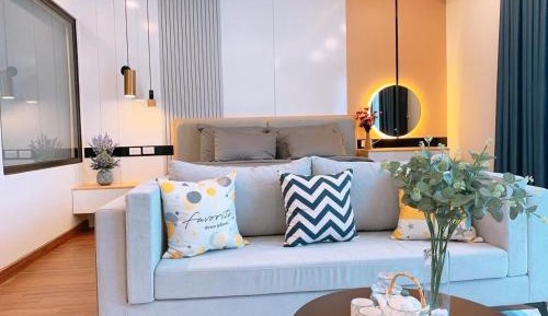 King Studio with Sofa Bed