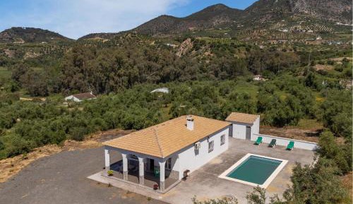 Three-Bedroom Holiday Home 
