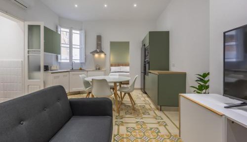 One-Bedroom Apartment