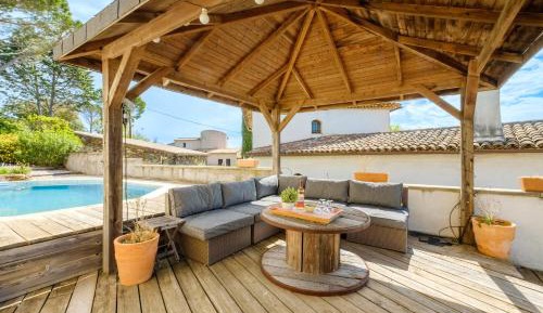 Superior One-Bedroom Apartment