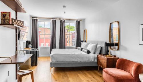 Deluxe King Room