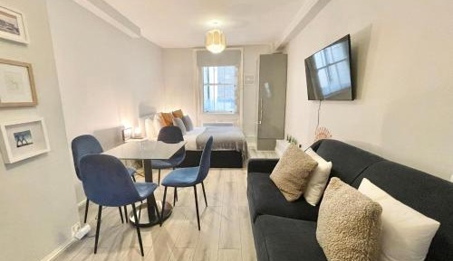 Studio Apartment with One Double Bed