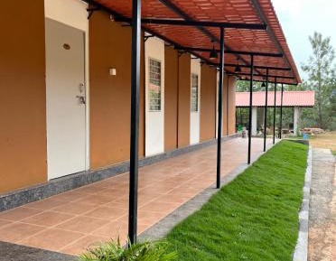 Family Room with Garden View