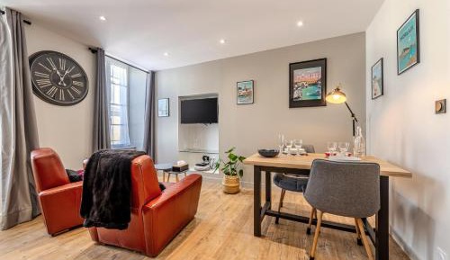 Superior One-Bedroom Apartment