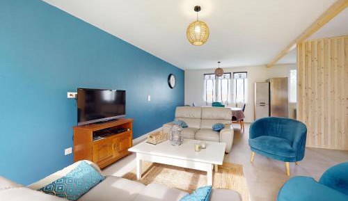Three-Bedroom Holiday Home 