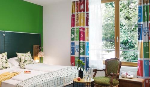 Comfort Room with Garden View
