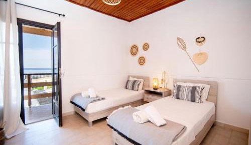 Standard Twin Room with Sea View