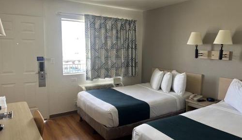 Premium Quadruple Room