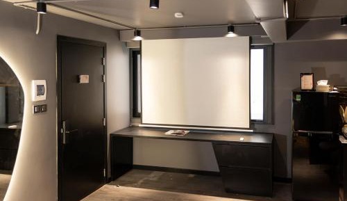 Deluxe Double Room (2 Adults + 1 Child)