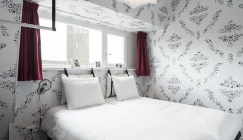 Basic Double Room with Street View