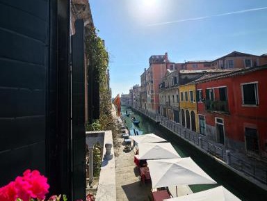 Superior Double or Twin Room with Canal View